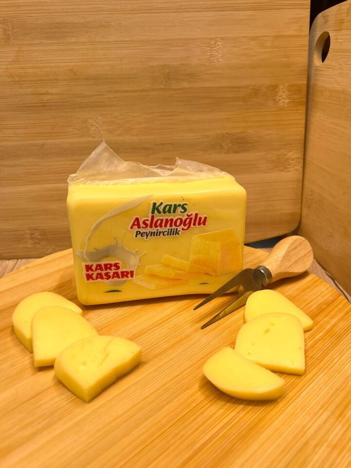 TOSTLUK  TAZE BLOK KAŞAR PEYNİRİ 500 gr