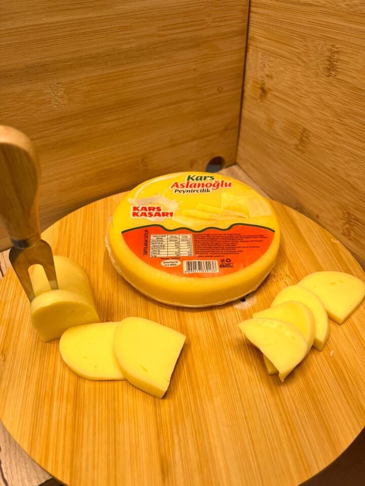 KARS TAZE KAŞAR PEYNİRİ ŞİRDEN MAYALI 500 gr