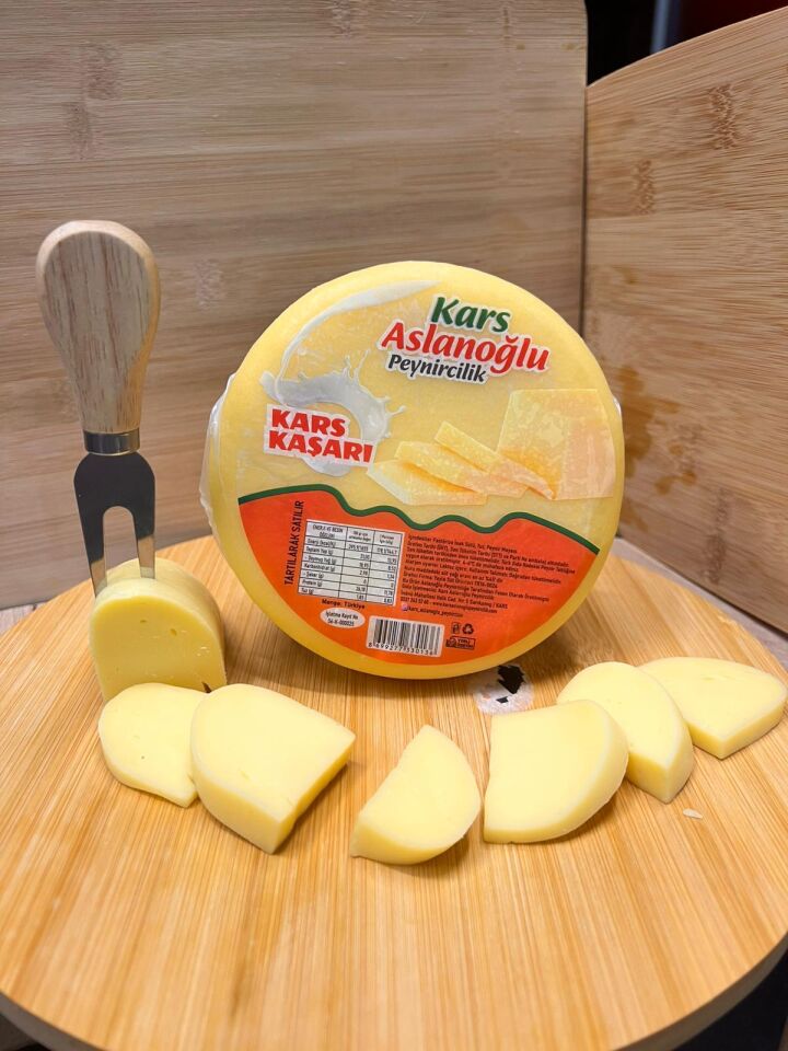 KARS TAZE KAŞAR PEYNİRİ ŞİRDEN MAYALI 500 gr