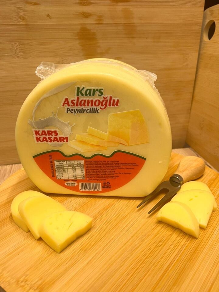 KARS TAZE  TEKER KAŞAR PEYNİRİ ŞİRDEN MAYALI 2 kg