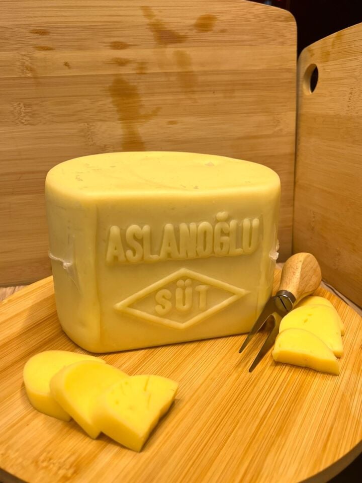 KARS TAZE  TEKER KAŞAR PEYNİRİ ŞİRDEN MAYALI 2 kg