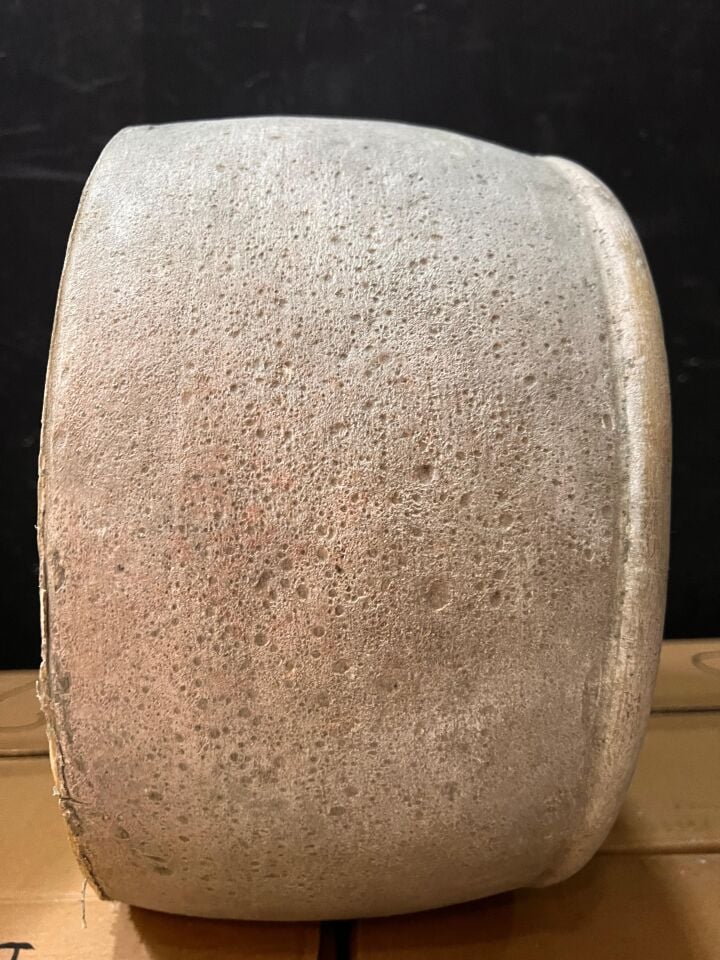 KARS ESKİ KAŞAR PEYNİRİ 2 YILLIK ŞİRDEN MAYALI TEKER 12,500 gr - 13 KG