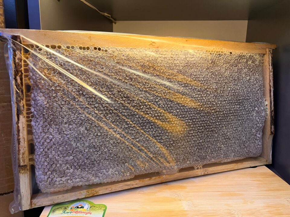 KARS ÇİÇEK PETEK BALI 3,300-3,650